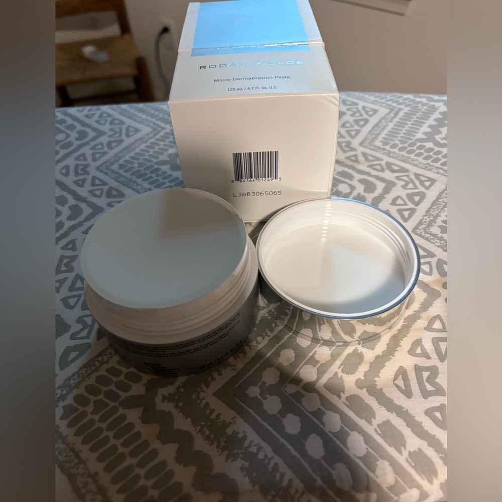 Rodan + Fields Enhancements Micro-Dermabrasion Paste